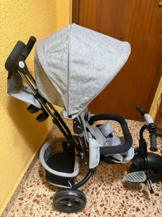 Triciclo para bebé gris sin usar
