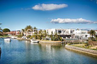 Solar en venta en Empuriabrava en Castelló d´Empúries