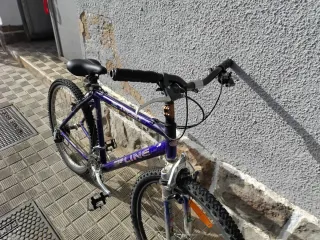 Bicicleta BH Talla M Morada