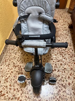 Triciclo para bebé gris sin usar. Con caja