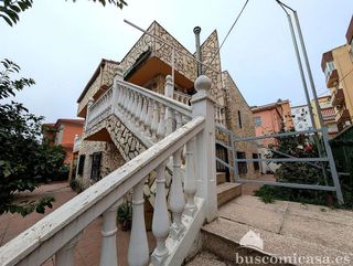 Chalet en venta en Linares