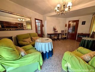 Chalet en venta en Linares