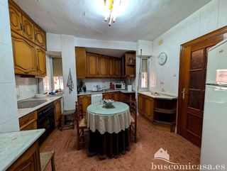 Chalet en venta en Linares