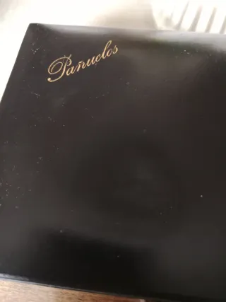 Estuche de piel para pañuelos