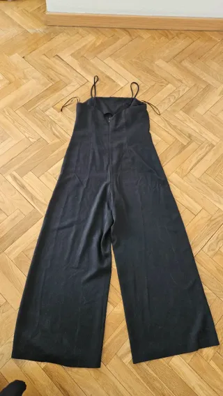 Mono Zara negro pata ancha