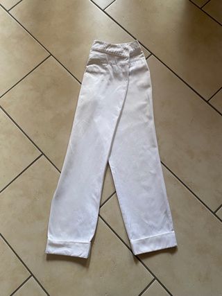 Impeccabili pantaloni bianchi Motivi