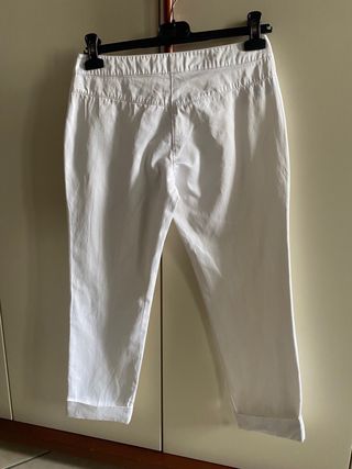 Impeccabili pantaloni bianchi Motivi