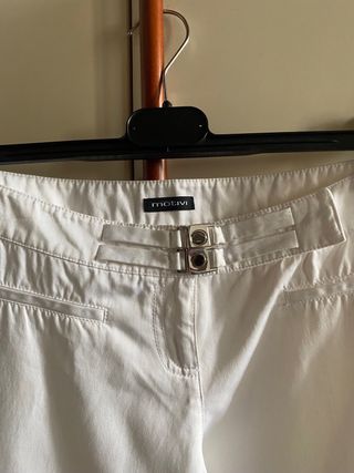 Impeccabili pantaloni bianchi Motivi