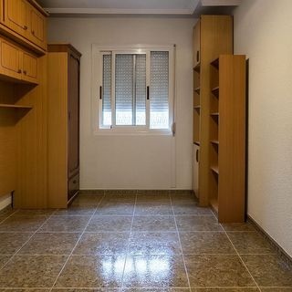 Piso en venta en Ciudad Jardín en Alicante