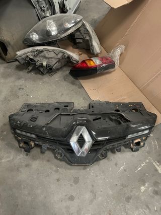 Rejilla frontal Renault Clio (2013-2016)