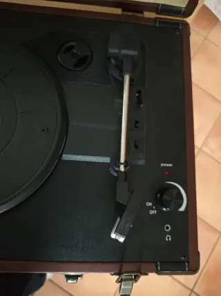 Tocadiscos Maleta Marrón y Negro Nostalgia