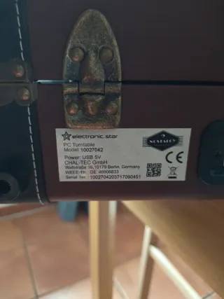 Tocadiscos Maleta Marrón y Negro Nostalgia