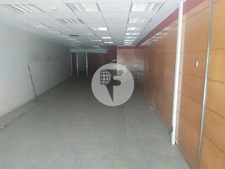 Local comercial en alquiler en Montcada Centre - La Ribera en Montcada i Reixac