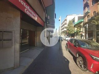 Local comercial en alquiler en Montcada Centre - La Ribera en Montcada i Reixac