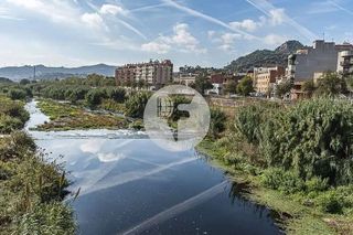Local comercial en alquiler en Montcada Centre - La Ribera en Montcada i Reixac
