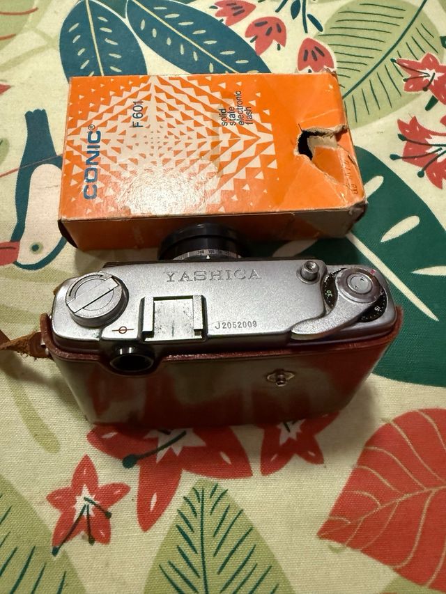 Funda de cámara de cuero marrón