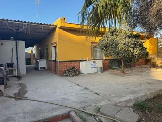 Casa rural en venta en La Hacienda - Nueva Andalucía en Dos Hermanas