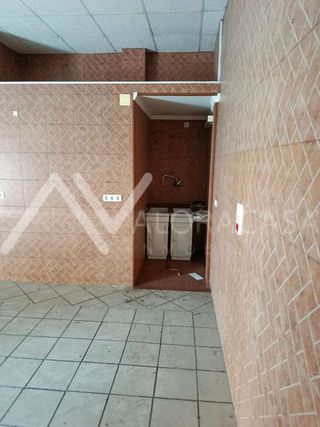 Local comercial en alquiler en Portada Alta - Pol. Crta. De Cártama en Málaga