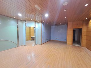 Local comercial en alquiler en Plaza España - Villa Pilar - Reyes Católicos - Vadillos en Burgos