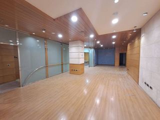 Local comercial en alquiler en Plaza España - Villa Pilar - Reyes Católicos - Vadillos en Burgos