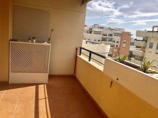 Piso en alquiler en Martín Carpena - Torre del Río en Málaga