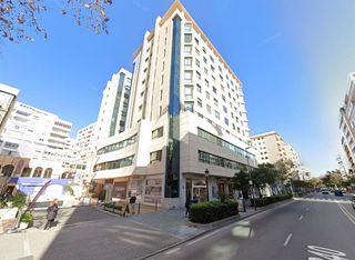 Piso en alquiler en Playa de la Fontanilla en Marbella