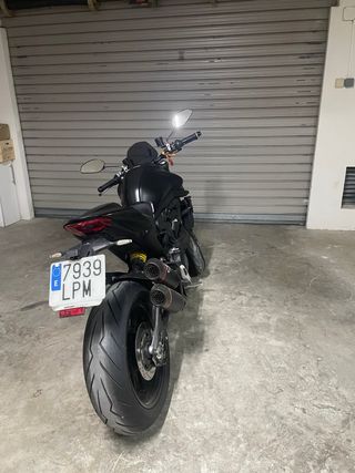 Ducati Monster 937 Negra 2021