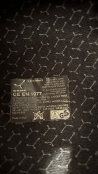 Casco de esquí rojo Cebe niño