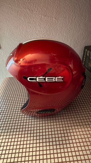 Casco de esquí rojo Cebe niño