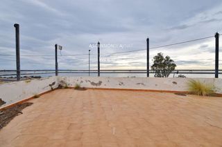 Local comercial en venta en Castell del Rey en Almería