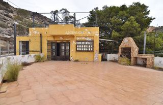 Local comercial en venta en Castell del Rey en Almería