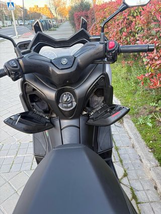 Yamaha XMAX 300 Scooter