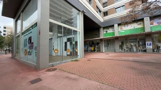 Local comercial en alquiler en Fontsanta - Fatjó en Cornellà de Llobregat