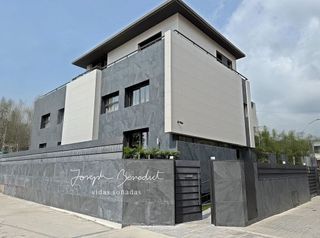 Chalet en alquiler en Montmar en Castelldefels