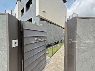 Chalet en alquiler en Montmar en Castelldefels