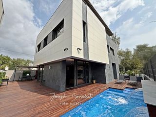 Chalet en alquiler en Montmar en Castelldefels