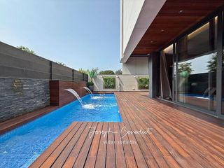 Chalet en alquiler en Montmar en Castelldefels