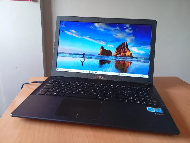 ASUS X551M ordenador portátil