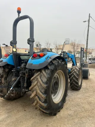 Tractor Landini 4-105 con pala