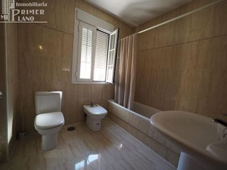 Casa adosada en venta en Tomelloso