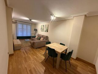 Piso en alquiler en Zona Teatro Campoamor en Oviedo