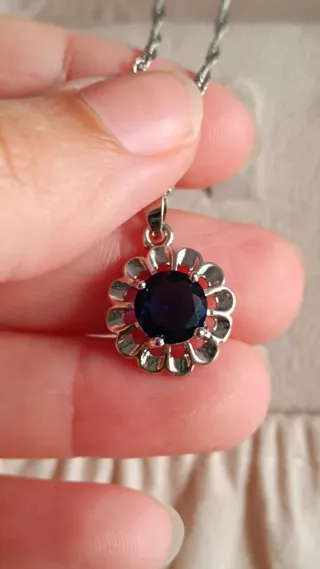 Collar colgante circonita azul marino