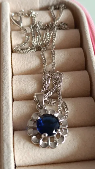 Collar colgante circonita azul marino