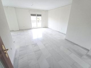 Piso en alquiler en Ciudad Jardín - Zoco en Córdoba