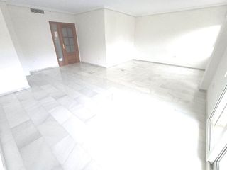 Piso en alquiler en Ciudad Jardín - Zoco en Córdoba