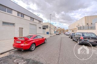 Local comercial en alquiler en Petrer