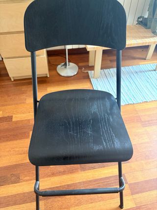 Banqueta alta plegable negra