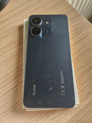 Xiaomi Redmi 13C con caja