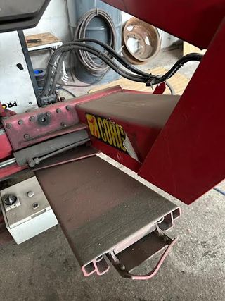 Peugeot Boxer Taller Móvil+Desmontadora Neumáticos