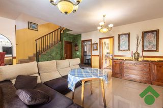 Casa adosada en venta en Ogíjares